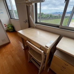 勉強机4点セットの画像