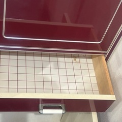 昭和レトロな食器棚の画像