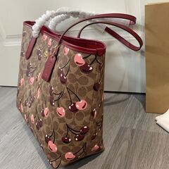 [コーチ] city tote トートバッグ cherry print ショルダーバッグ cit3 斜めがけバッグの画像