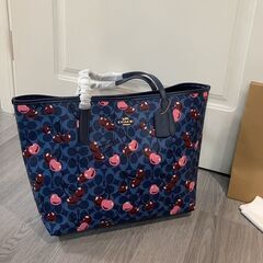 [コーチ] city tote トートバッグ cherry print ショルダーバッグ cit3 斜めがけバッグの画像