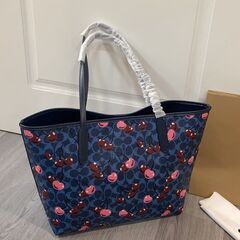 [コーチ] city tote トートバッグ cherry print ショルダーバッグ cit3 斜めがけバッグの画像