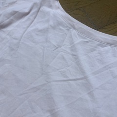 オフショルTシャツの画像