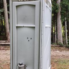 仮設トイレ和式 スリムタイプ ポンプ× 汲み取り式 照明付きの画像