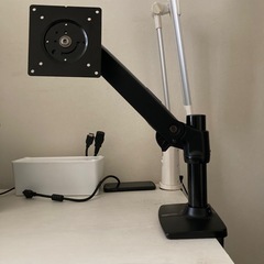 Amazon basic  モニターアームの画像