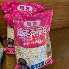 アイリスオーヤマ　上から猫トイレ2個、脱臭ワイド扉付き、固まる猫砂の画像