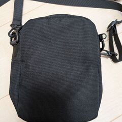 肩掛けバックの画像