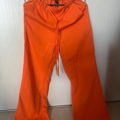 カーゴパンツの画像