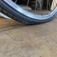 Roadmark R700 後輪パンクの画像