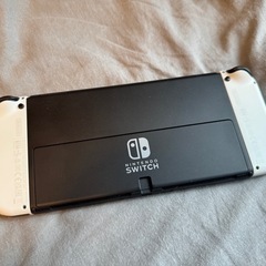 Nintendo Switch (有機ELモデル) ホワイト + 付属品
の画像