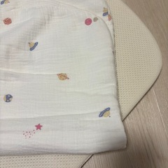 赤ちゃん 抱っこ布団の画像
