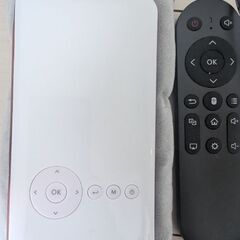 カベーニ モバイル プロジェクター 小型 ワイヤレス 天井 ホームシアター 子供 壁 家庭用 コンパクト プロジェクター Bluetooth スマホ WiFi HDMI DVD 軽量 モバイルプロジェクター android iPhone 三脚 小型プロジェクター 映画 ホームプロジェクターの画像