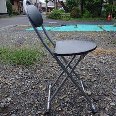 折りたたみ式イスの画像