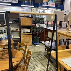 特大ハンガーラック　荷物も置けます！定価3.５万！の画像