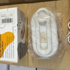 新品❤️ 【動作確認のみ】ペットブラシ 5in1 スチーム付き シリコン ミスト 猫犬兼用の画像