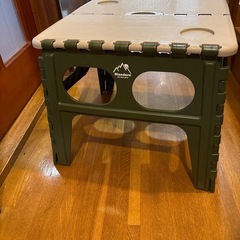 折りたたみ式キャンプテーブルの画像