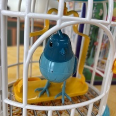 ジャンク品でも、近づくと歌う鳥の画像