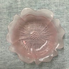 桜色ガラス皿の画像