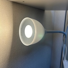 IKEA フロアランプ（読書灯付き） ホワイトの画像