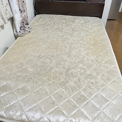 セミダブルベットの画像