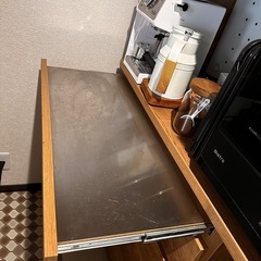 キッチンボード食器棚の画像