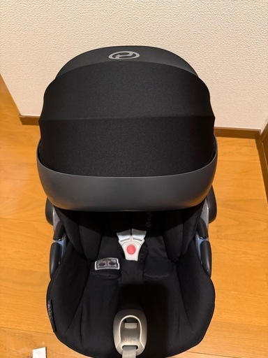 Cybex クラウドZ iSizeブラックのチャイルドシート