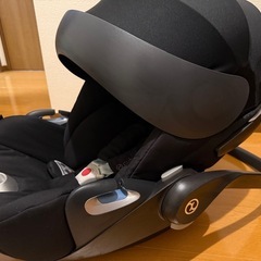 Cybex クラウドZ iSizeブラックのチャイルドシートの画像