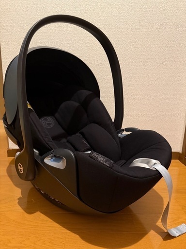 Cybex クラウドZ iSizeブラックのチャイルドシート