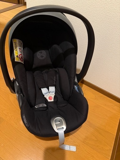 Cybex クラウドZ iSizeブラックのチャイルドシート