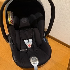 Cybex クラウドZ iSizeブラックのチャイルドシートの画像