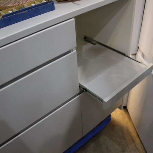 【川崎市宮前区リサイクルオフ】パモウナ　キッチンボード　食器棚　マットホワイト　w90㎝