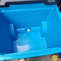 IGLOO MAXCOLD 62QT 58リットルクーラーの画像