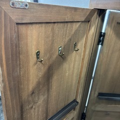 木製スタンドミラー フック付き収納の画像
