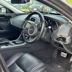 ジャガー　XE 20d Rスポーツ　車検2年付の画像