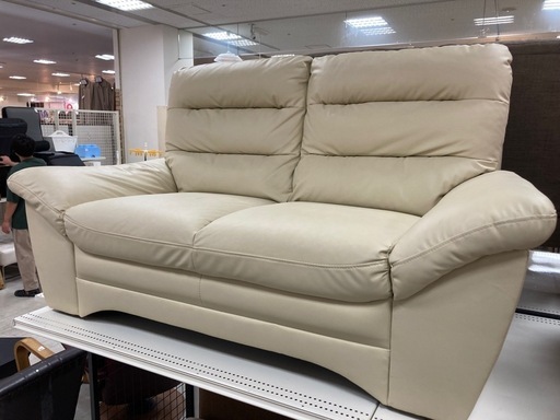 取りに来れる方限定！マナベインテリアハーツの２人掛けソファです！