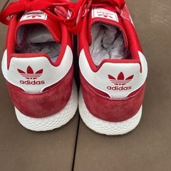 adidasスニーカーの画像