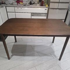 カリモク ダイニングテーブルの画像