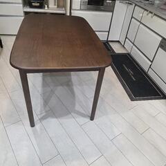 カリモク ダイニングテーブルの画像