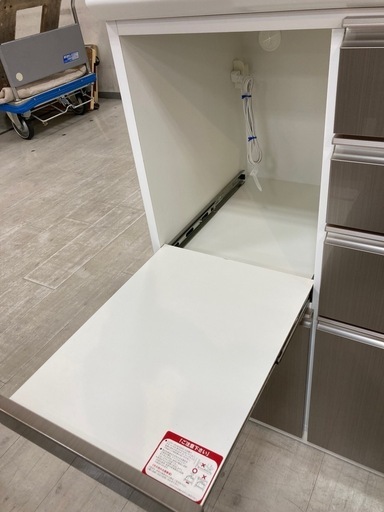 取りに来れる方限定！松田家具のレンジボードです！
