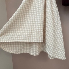 ベージュ チェック ワンピースの画像