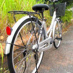 中古自転車 LAPEURE ママチャリ 自転車 26インチ LEDライト シルバー 通勤 通学 近所のお出掛けなどにの画像