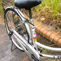 中古自転車 LAPEURE ママチャリ 自転車 26インチ LEDライト シルバー 通勤 通学 近所のお出掛けなどにの画像