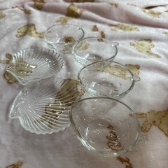 透明 いちご 貝殻 小皿 食器の画像