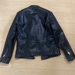 ZARAフェイクレザージャケットの画像