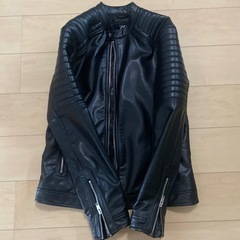 ZARAフェイクレザージャケットの画像