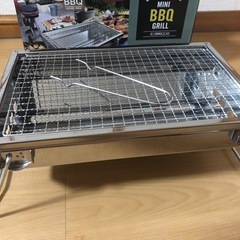 コンパクトBBQコンロと鉄板の画像