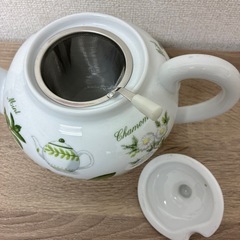 ハーブイラストの中型ティーポットの画像