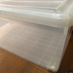 プラスチック衣装ケースの画像