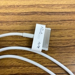 【動作確認済】iPad2第2世代＋無線キーボード＋ケーブル類の画像