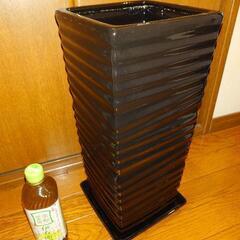 陶器製植木鉢（受け皿付き）の画像