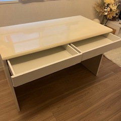 デスクテーブル　収納力◎の画像